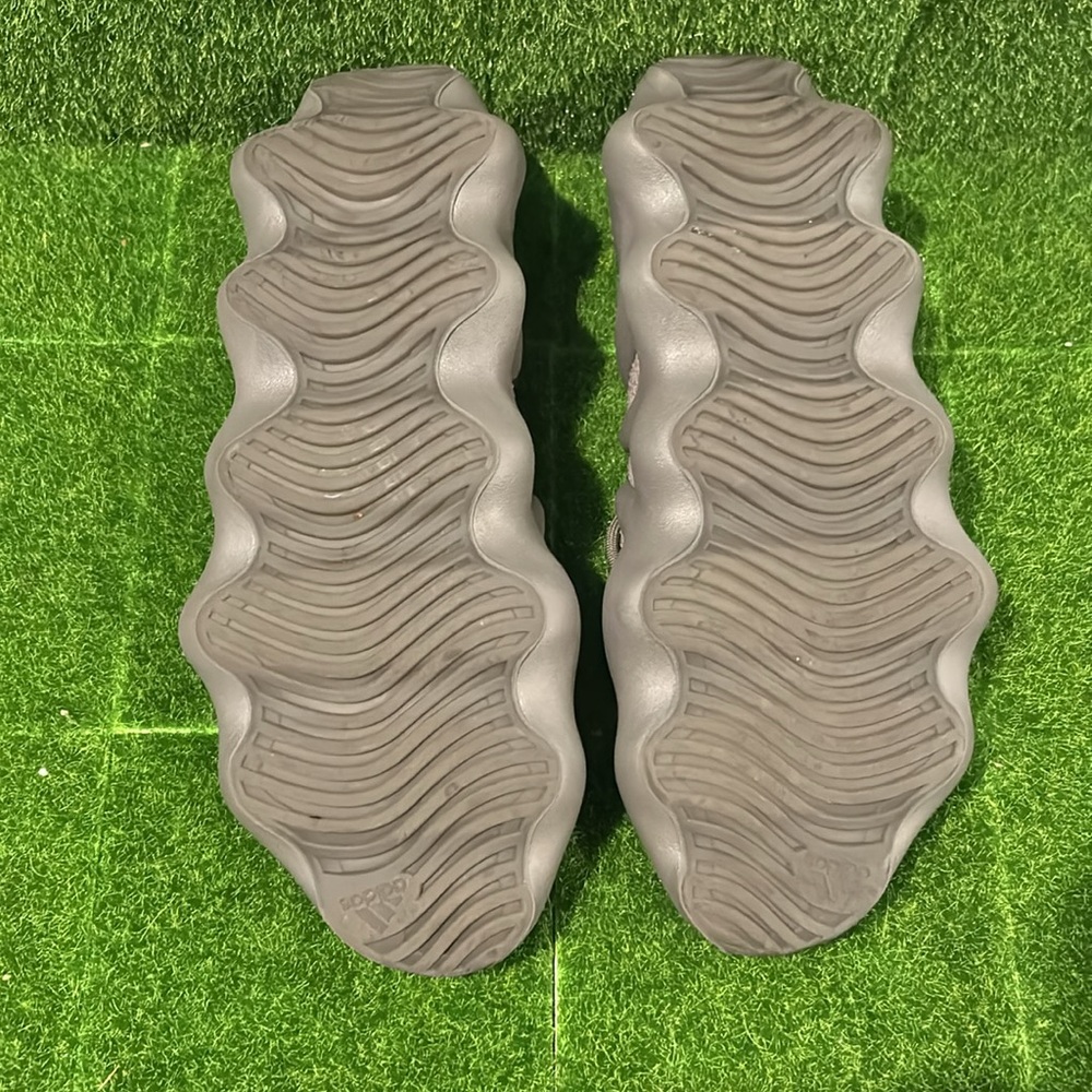 Yeezy - Picture 4 of 4